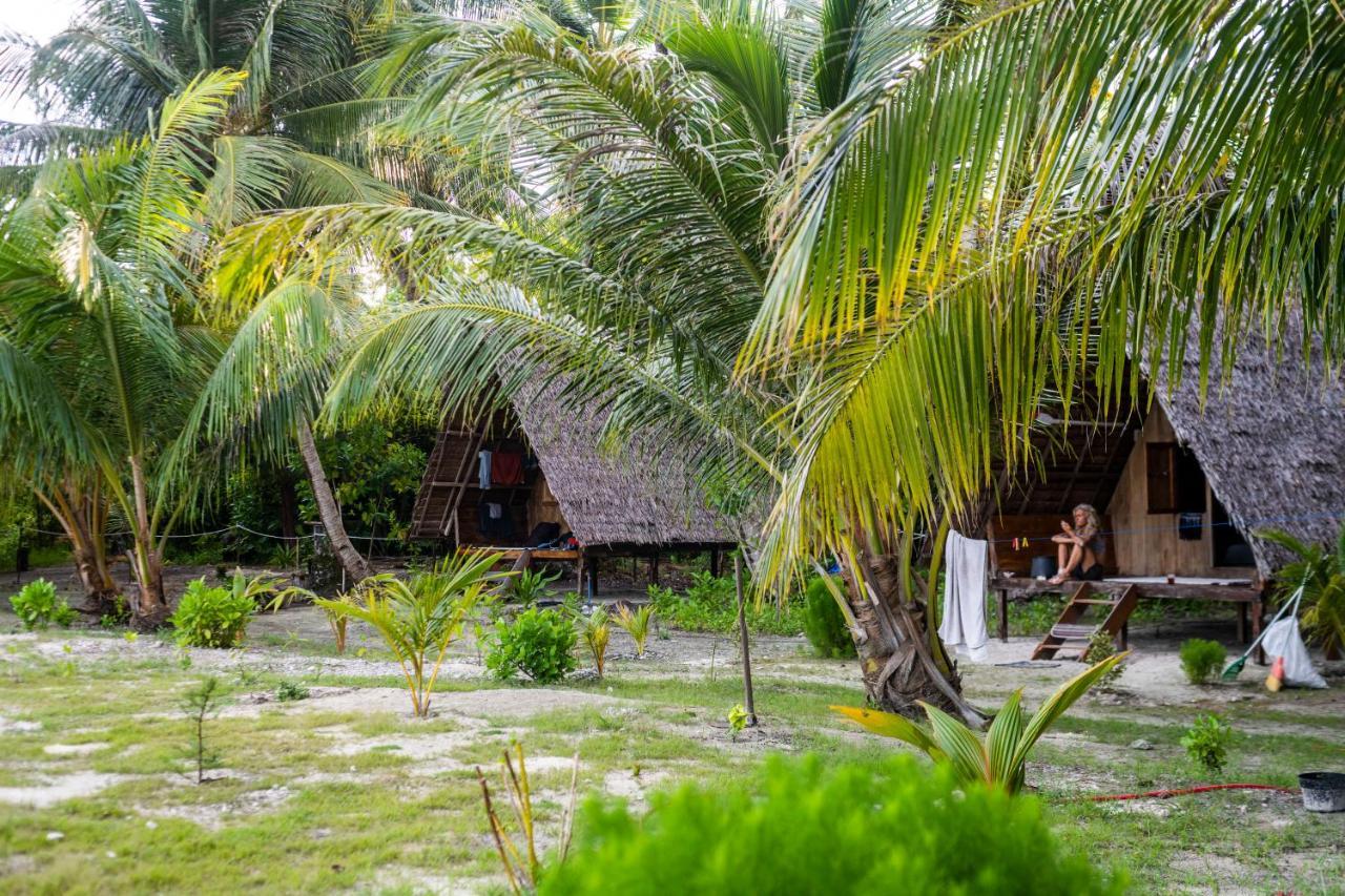 Tailana Island Pulau Banyak Hotell Alaban Exteriör bild