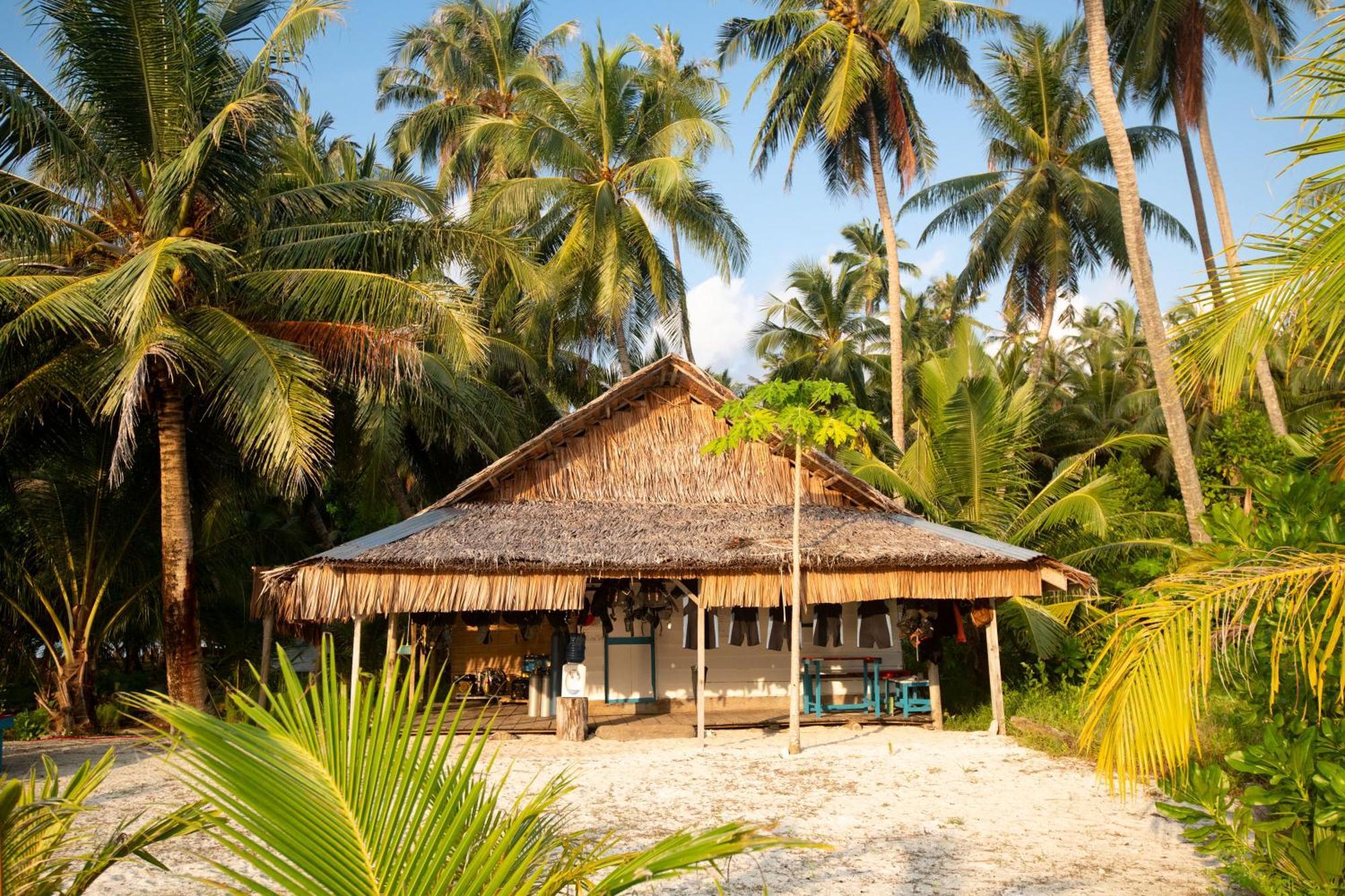 Tailana Island Pulau Banyak Hotell Alaban Exteriör bild